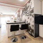 M&s Luxury Apartment Nea Moudania