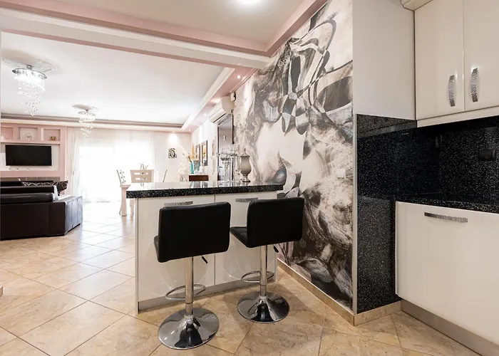 M&s Luxury Daire Nea Moudania
