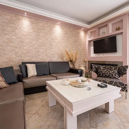 M&s Luxury Nea Moudhania